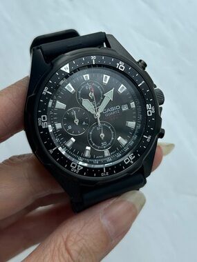 NIB Casio Men's AWM-330 2328 All Black Sports Watch 100m Waterproof